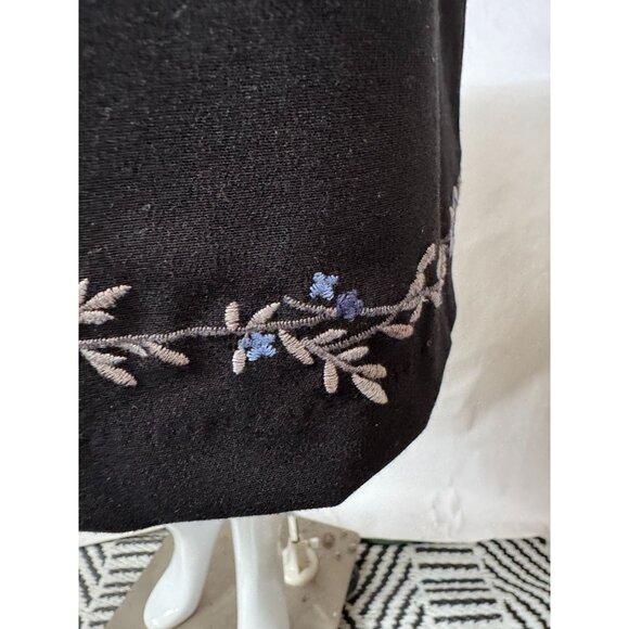 Gap Womens Black Embroidered Hem Midi Skirt Size 6 Polyester Rayon Spandex - Picture 2 of 16